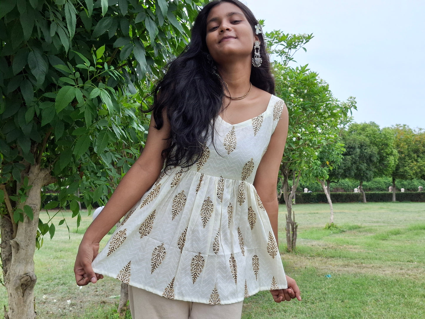 GraceLeaf Sleeveless Kurti